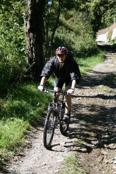 Scendendo verso Malegno Scendendo verso Malegno
